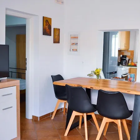 Holiday home Bluegonia Exo Gonia